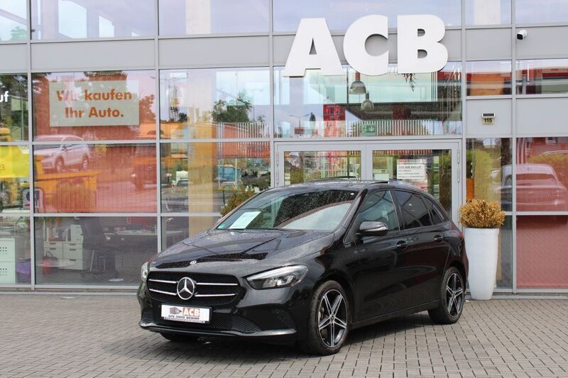 Schwarz Gebraucht 2020 Mercedes B200 Night Van / Kleinbus | 24.900 € (Etwas zu teuer) - Bild 1/4