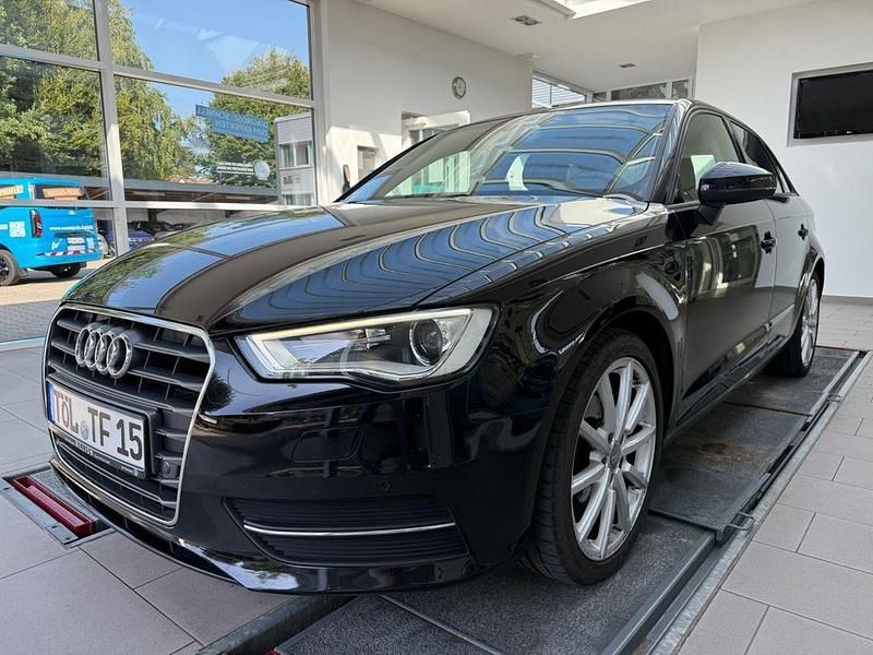 Schwarz Gebraucht 2014 Audi A3 Sportback Sport Limousine | 10.990 € (Guter Preis) - Bild 1/4