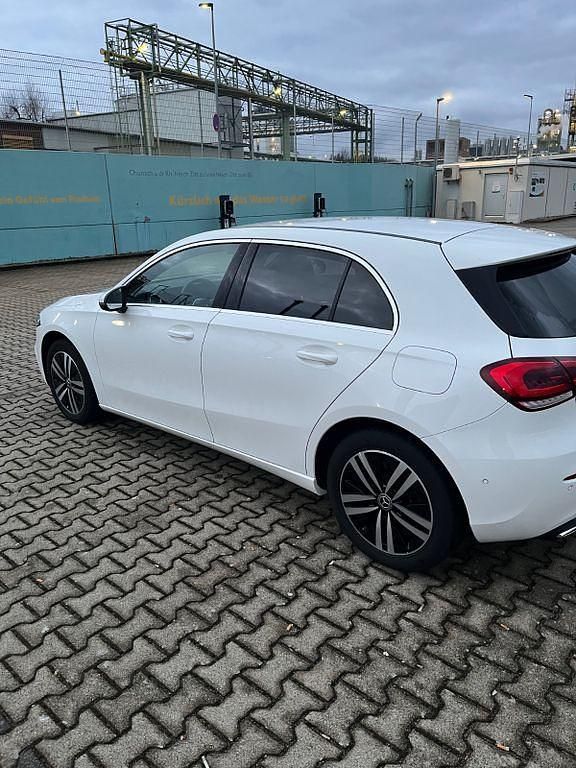 Gebraucht Mercedes A250 Advanced 218 PS (160 kW) 2021 Weiß Limousine
