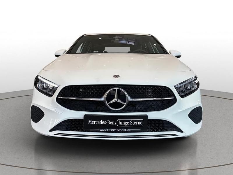 Gebraucht Mercedes A200 Progressive 163 PS (119 kW) 2025 Weiß Limousine