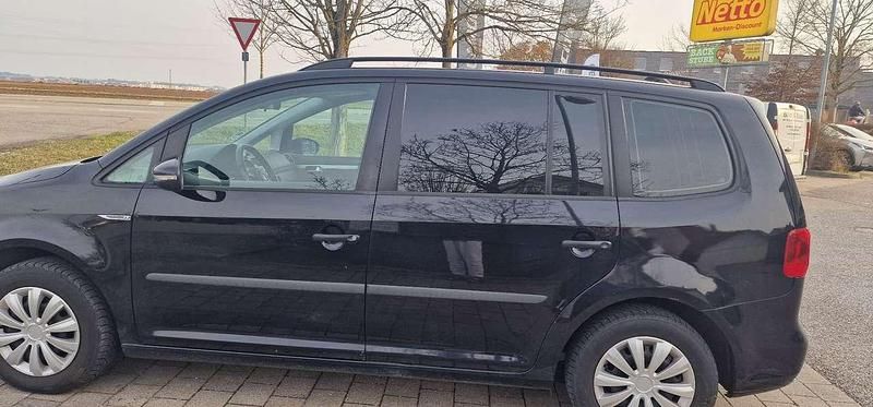 Gebraucht VW Touran Trendline 105 PS (77 kW) 2012 Schwarz Van / Kleinbus