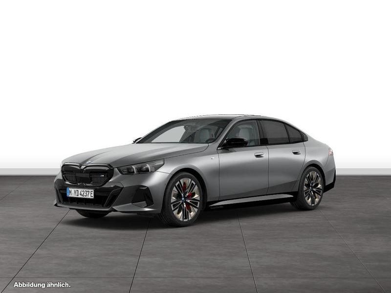 Frozen pure grey metallic Gebraucht 2024 BMW i5 Comfort Edition Limousine | 80.484 € - Bild 1/4
