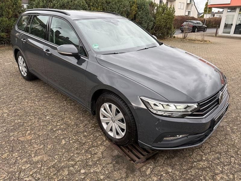 Gebraucht VW Passat 120 PS (88 kW) 2020 Grau Kombi