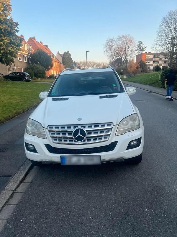 Second-hand Mercedes ML320 2008 Alb SUV