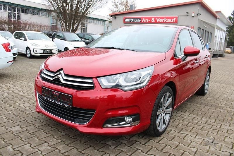 Gebraucht Citroën C4 Shine 120 PS (88 kW) 2018 Rot Limousine
