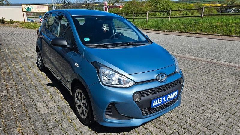 Blau Gebraucht 2017 Hyundai i10 Basis Kleinwagen | 6.780 € (Fairer Preis) - Bild 1/4