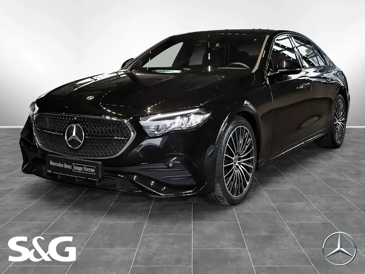 Usado Mercedes E220 AMG 197 HP (144 kW) 2025 Sedan