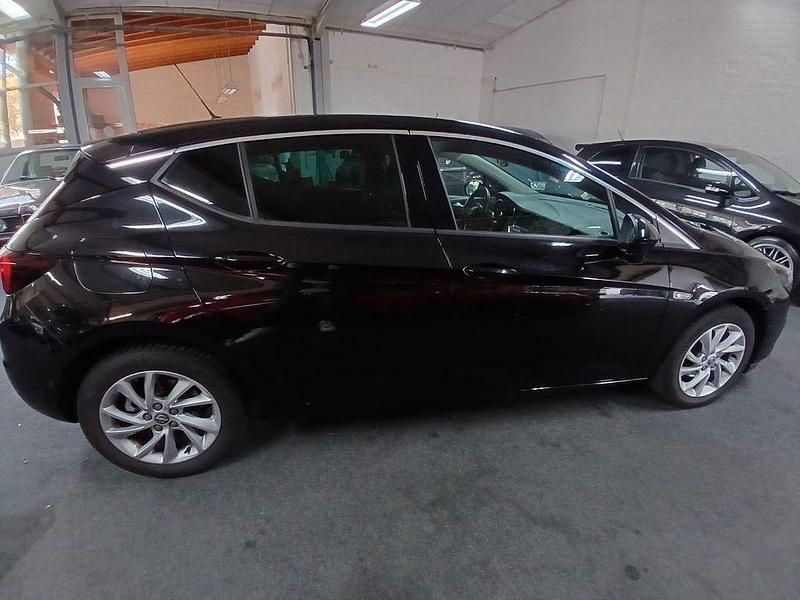Gebraucht Opel Astra 131 PS (96 kW) 2021 Schwarz Limousine