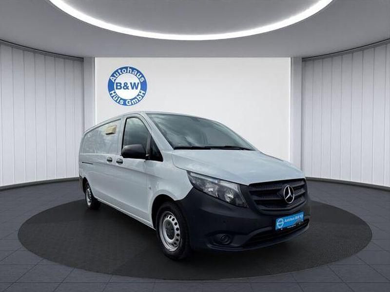 Weiß Gebraucht 2020 Mercedes Vito Van / Kleinbus | 16.999 € (Guter Preis) - Bild 1/4