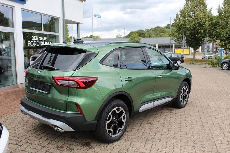 Neu Ford Kuga Active X 152 PS (111 kW) 2025 Grün SUV