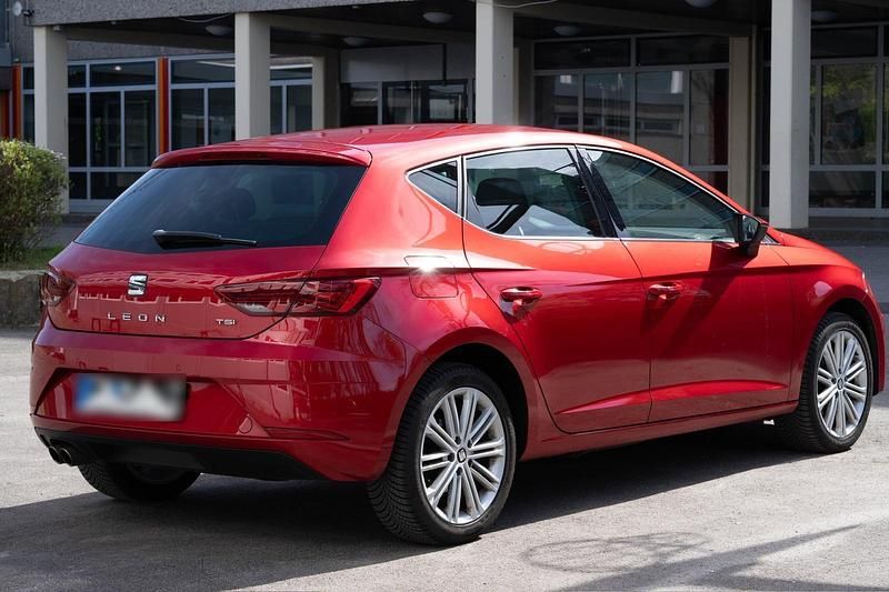 Second-hand Seat Leon XCELLENCE 150 CP (110 kW) 2017 Roșu Berlinǎ