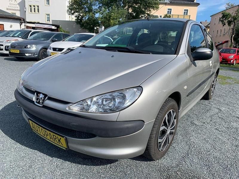 Silber Gebraucht 2004 Peugeot 206 Limousine | 1.800 € - Bild 1/4