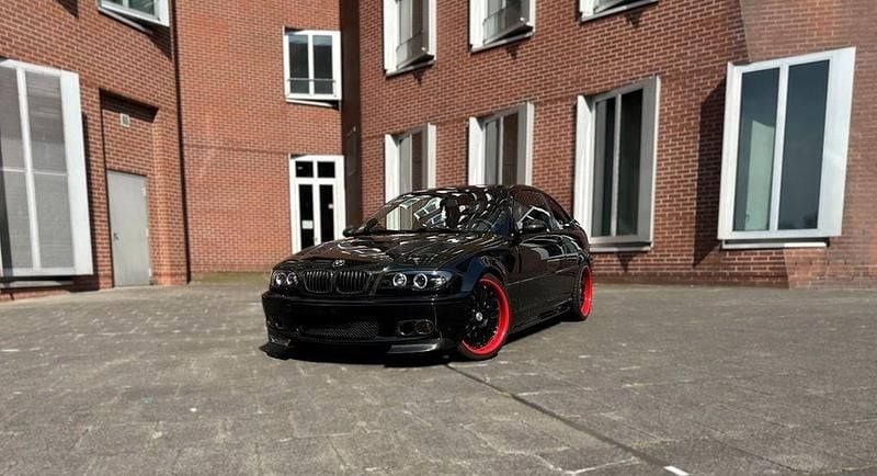 Second-hand BMW 325 Performance 192 CP (141 kW) 2003 Negru Coupe