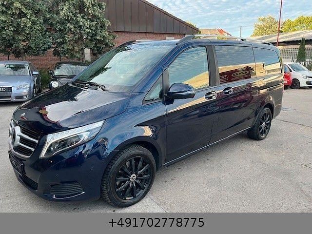 Blau Gebraucht 2018 Mercedes V250 Van / Kleinbus | 28.400 € (Fairer Preis) - Bild 1/4