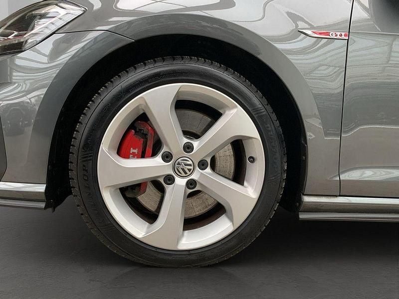 Gebraucht VW Golf VII GTI 245 PS (180 kW) 2019 Grau / indiumgrau (metallic) Limousine