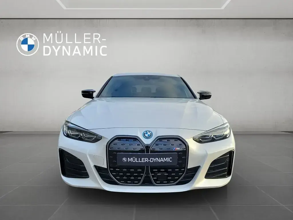 Używany BMW i4 Efficient Dynamics 400 kW (544 KM) 2024 Biały Sedan/Limuzyna