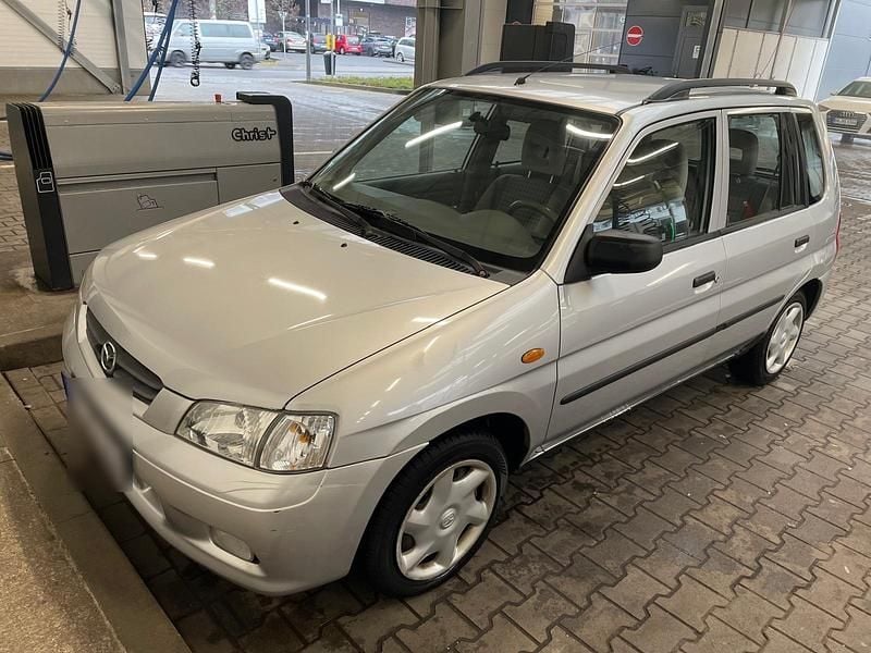 Second-hand Mazda Demio 75 CP (55 kW) 2002 Gri Hatchback