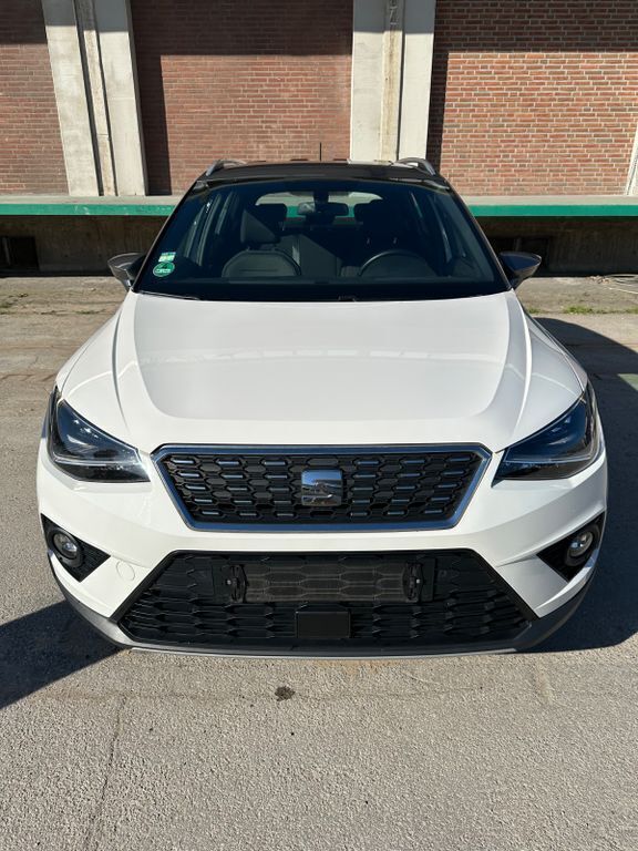 Weiß Gebraucht 2017 Seat Arona XCELLENCE SUV | 13.200 € (Fairer Preis) - Bild 1/4