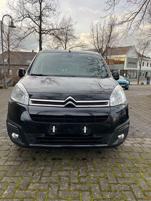 Schwarz Gebraucht 2015 Citroën Berlingo SELECTION Van / Kleinbus | 6.000 € (Guter Preis) - Bild 1/4