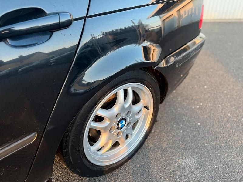 Gebraucht BMW 320 170 PS (125 kW) 2001 Schwarz Kombi