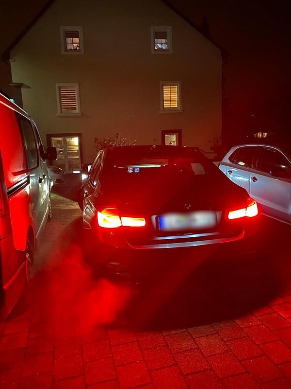 Gebraucht BMW 320 Sport Line 184 PS (135 kW) 2014 Braun Limousine