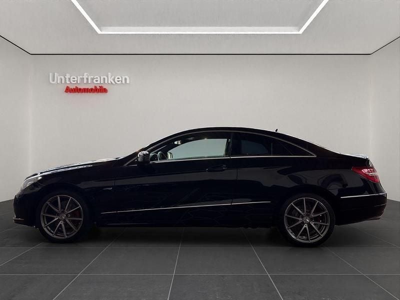 Gebraucht Mercedes E200 184 PS (135 kW) 2010 Schwarz Coupé