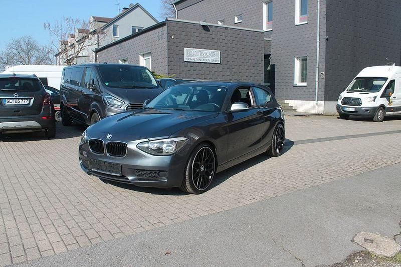 Gebraucht BMW 114 102 PS (75 kW) 2014 Grau Kleinwagen