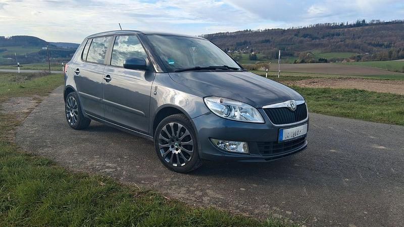 Gebraucht Skoda Fabia Ambition 86 PS (63 kW) 2012 Grau Limousine