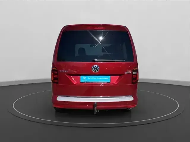 Gebraucht VW Caddy Trendline 150 PS (110 kW) 2016 Rot Van / Kleinbus
