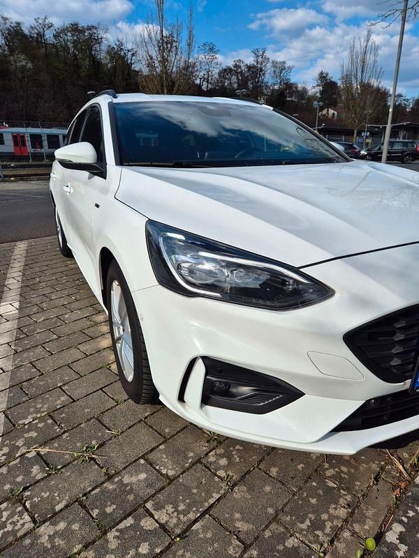 Gebraucht Ford Focus ST-Line 150 PS (110 kW) 2021 Weiß Kombi