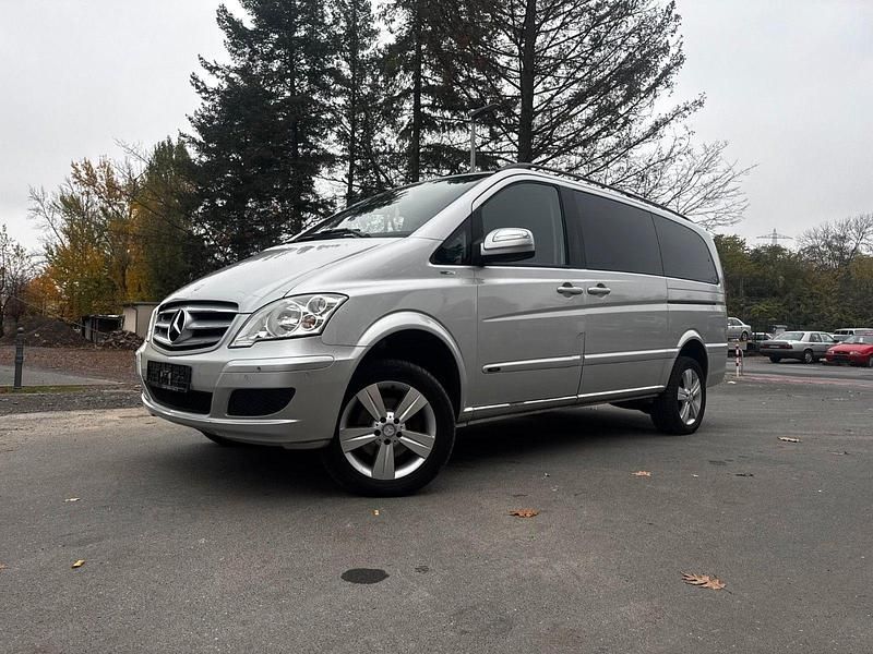 Silber Gebraucht 2014 Mercedes Viano Edition Van / Kleinbus | 12.000 € (Guter Preis) - Bild 1/4