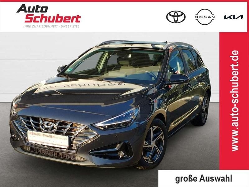 Grau Gebraucht 2021 Hyundai i30 Intro Edition Kombi | 15.980 € (Guter Preis) - Bild 1/2
