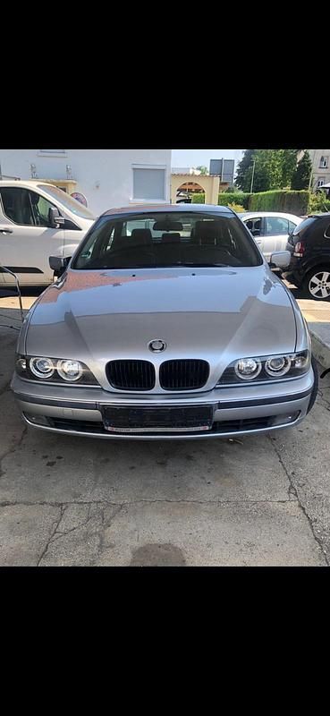 Grau Gebraucht 1996 BMW 523 Limousine | 2.900 € (Fairer Preis) - Bild 1/4