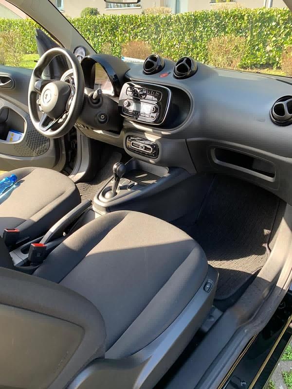 Gebraucht Smart ForTwo Coupé 60 kW (82 PS) 2021 Schwarz Kleinwagen