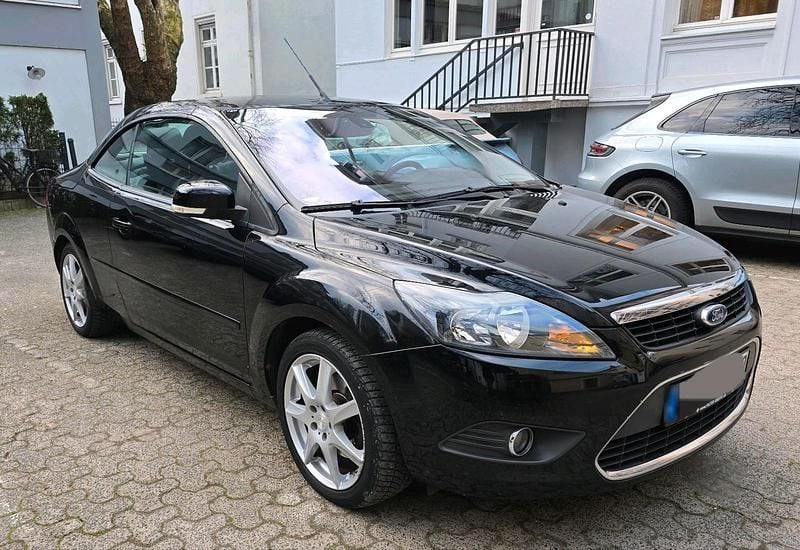 Gebraucht Ford Focus Cabriolet Titanium 145 PS (106 kW) 2010 Schwarz Cabrio