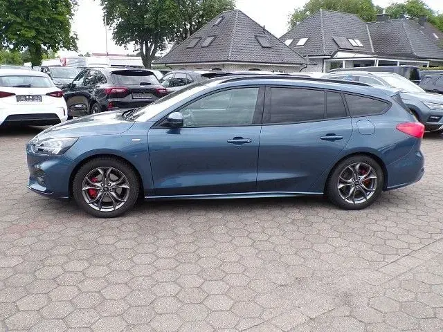Gebraucht Ford Focus ST-Line X 151 PS (111 kW) 2021 Blau Limousine