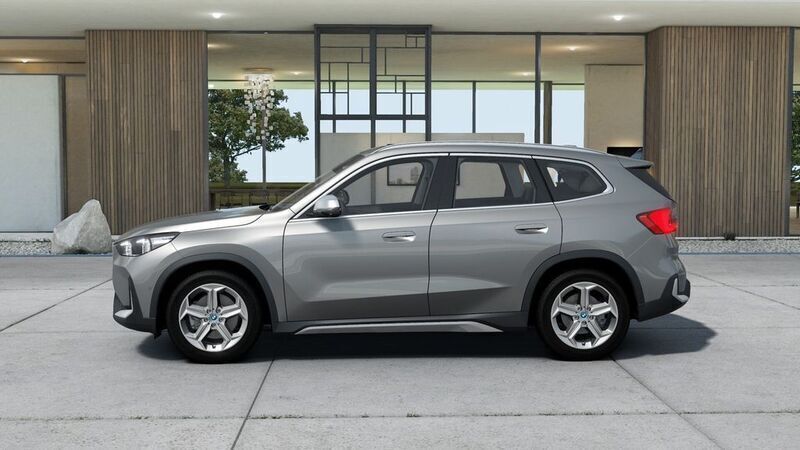 Neu BMW iX1 xLine 150 kW (204 PS) 2025 Silber SUV