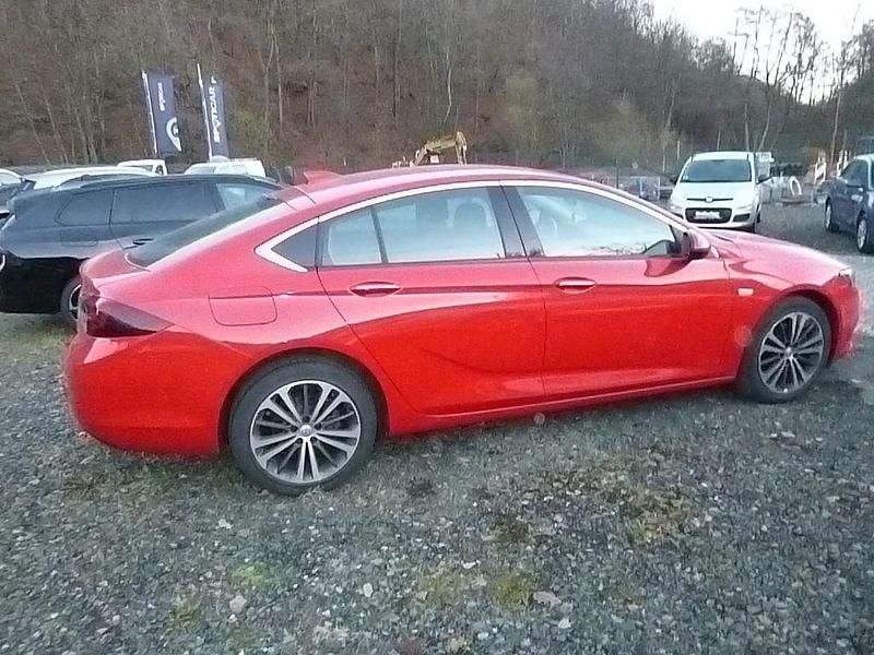 Gebraucht Opel Insignia Innovation 170 PS (125 kW) 2017 Rot Limousine