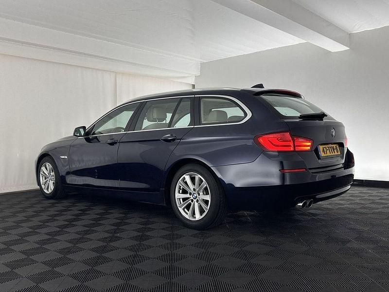 Gebraucht BMW 525 Executive 218 PS (160 kW) 2012 Blau Kombi