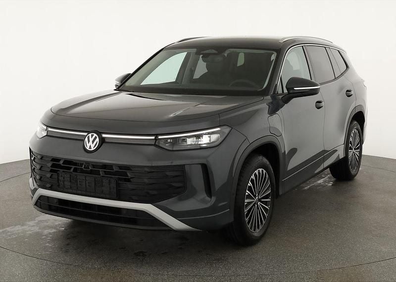 Delfin grau metallic Gebraucht 2025 VW Tayron Life SUV | 48.495 € (Fairer Preis) - Bild 1/4