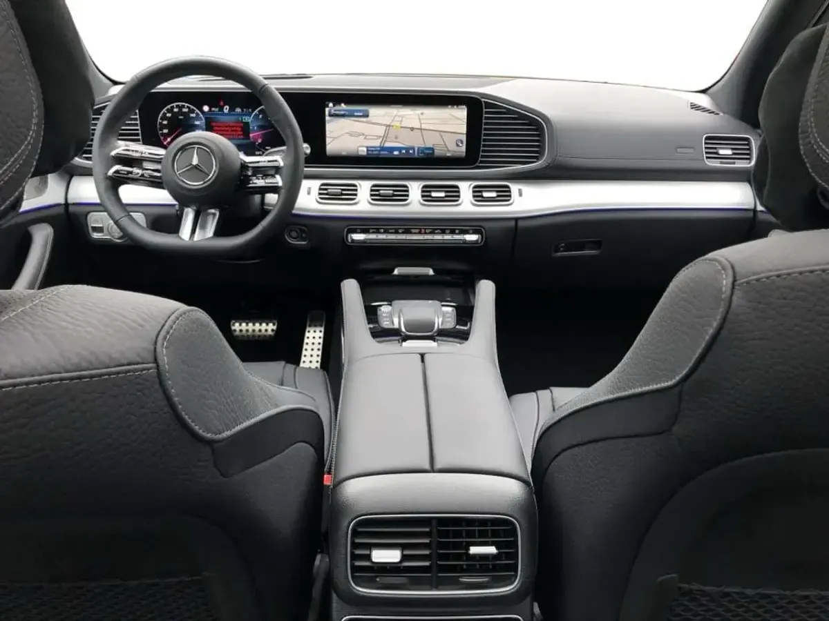 Gebraucht Mercedes GLS350 AMG 313 PS (230 kW) 2025 Grau SUV