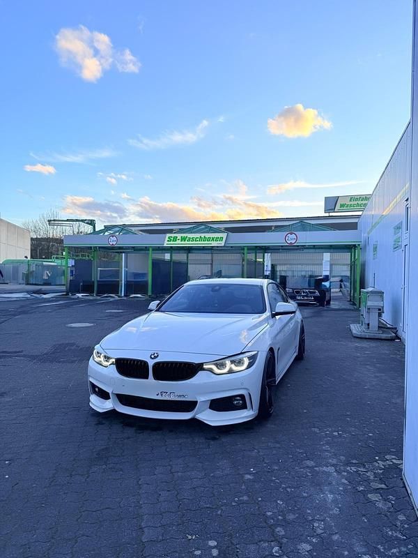 Gebraucht BMW 440 Basis 326 PS (239 kW) 2019 Weiß Coupé