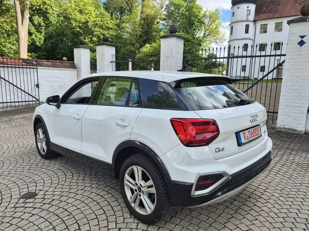 Używany Audi Q2 Advanced 116 KM (85 kW) 2023 Biały SUV