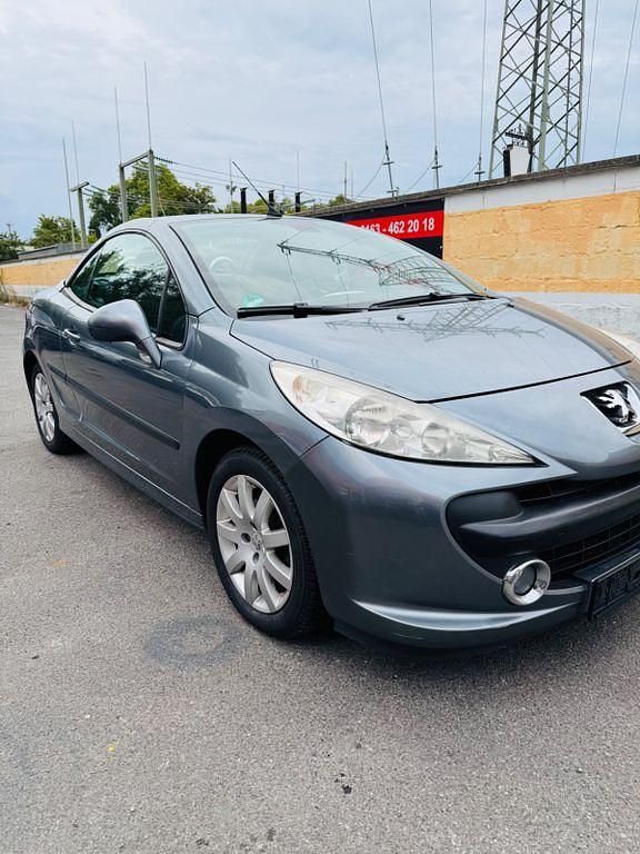 Grau Gebraucht 2007 Peugeot 207 CC Filou Cabrio | 2.490 € (Fairer Preis) - Bild 1/4