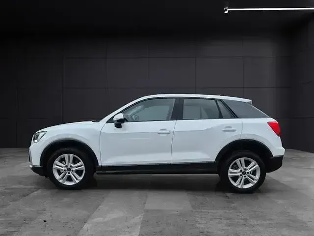 Używany Audi Q2 Advanced 150 KM (110 kW) 2025 Biały SUV