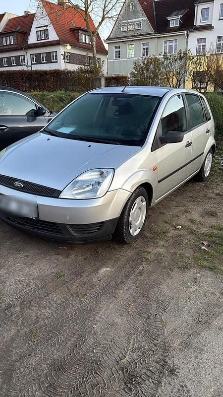 Silber Gebraucht 2005 Ford Fiesta Kleinwagen | 1.200 € (Guter Preis) - Bild 1/4