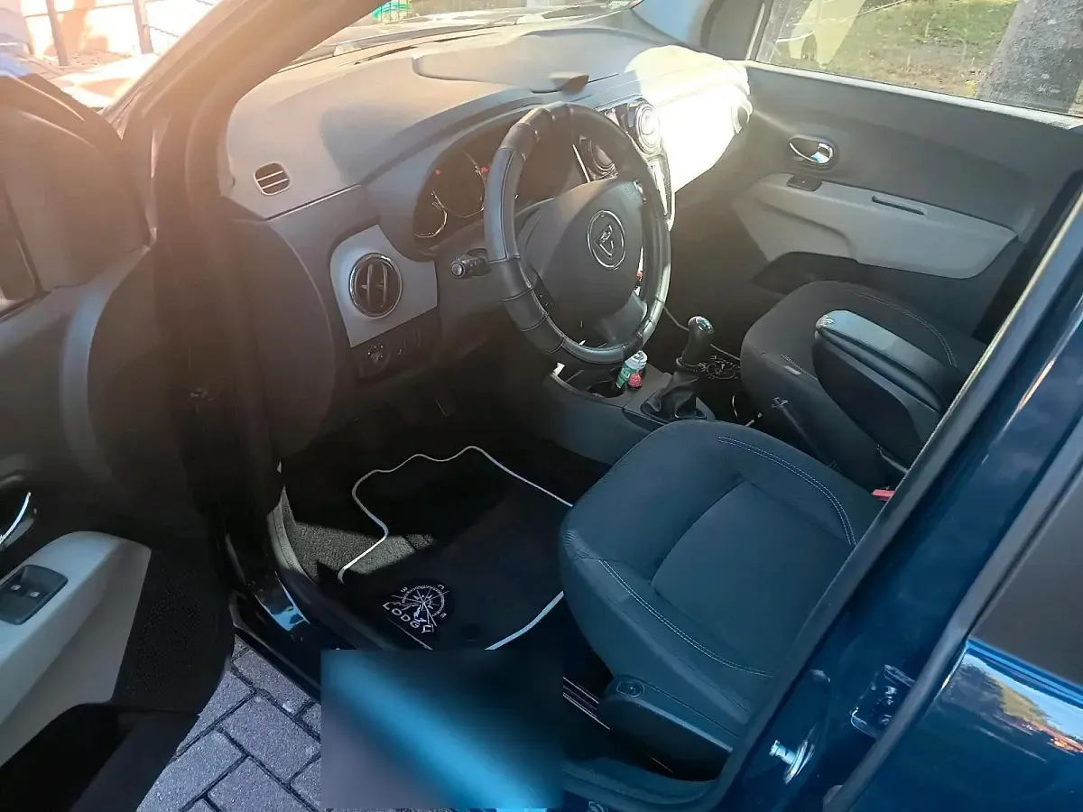 Gebraucht Dacia Lodgy Lauréate 116 PS (85 kW) 2014 Blau Van / Kleinbus