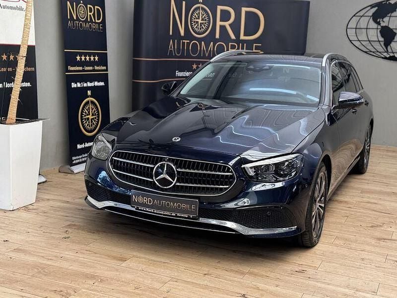 Gebraucht Mercedes E400 243 PS (178 kW) 2023 Blau
