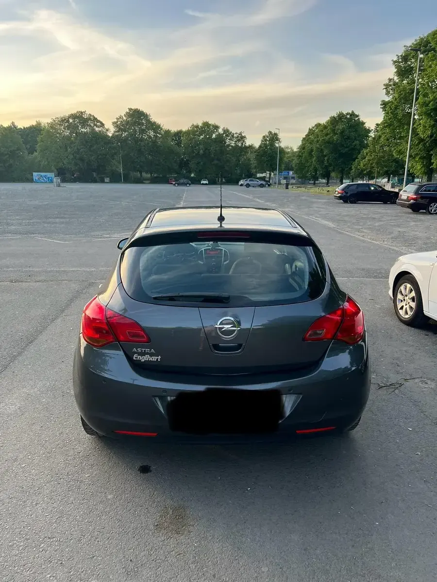 Gebraucht Opel Astra 116 PS (85 kW) 2010 Grau Kleinwagen