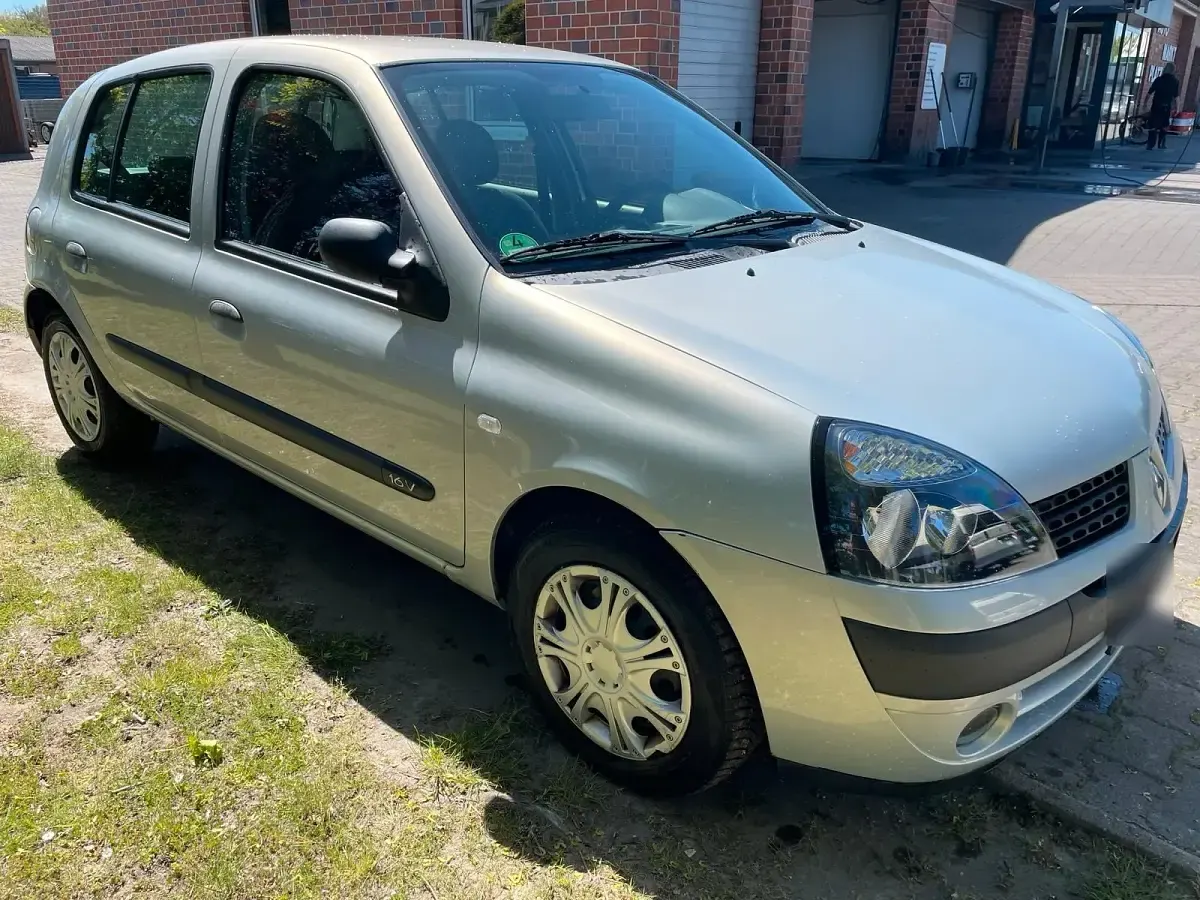 Brugt Renault Clio II 75 HK (55 kW) 2003 Grå Hatchback